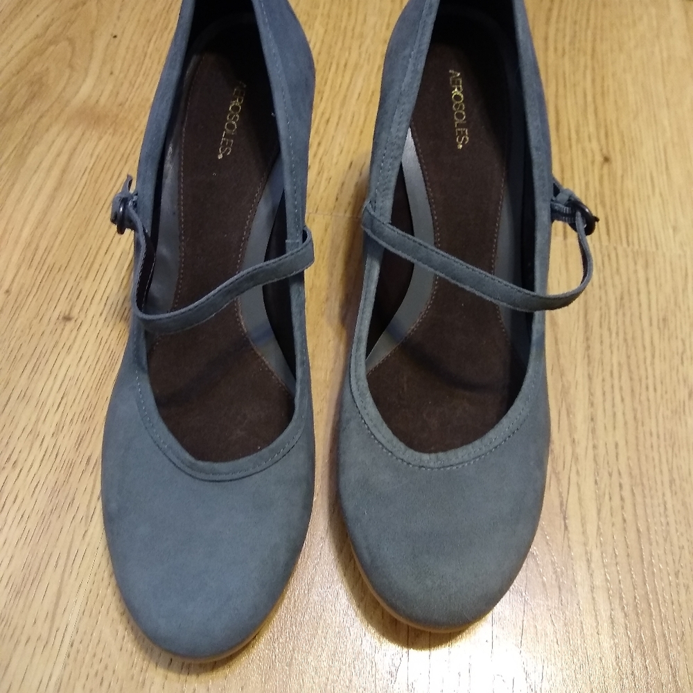 Aerosoles Gray Suede Wedge
